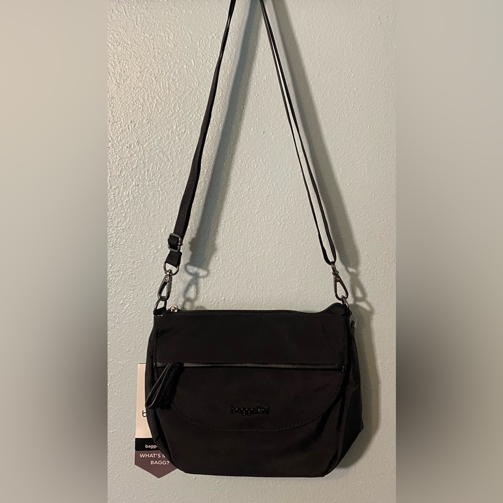 NWT Baggallini Pocket Crossbody Bag, RFID Protection